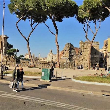 Casa Vacanze Colosseum By Alice Рим Экстерьер фото