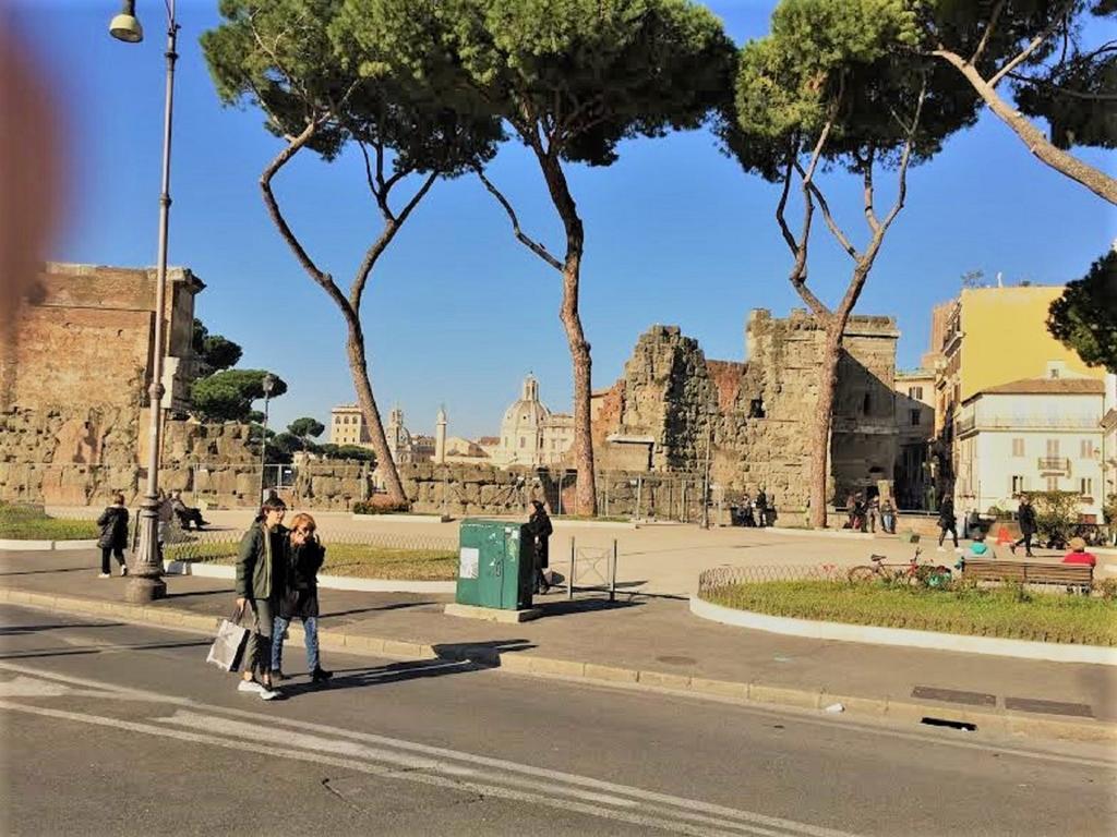 Casa Vacanze Colosseum By Alice Рим Экстерьер фото